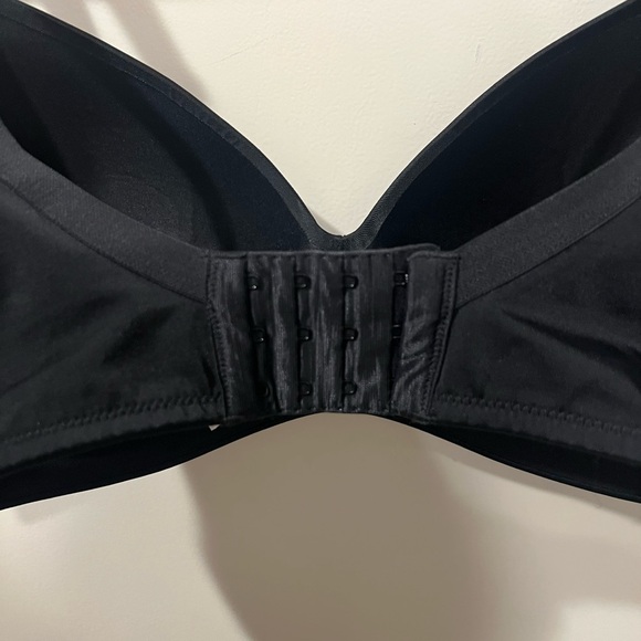 Cacique lightly lines tshirt no wire bra molded cups black size 38DD - Picture 4 of 4